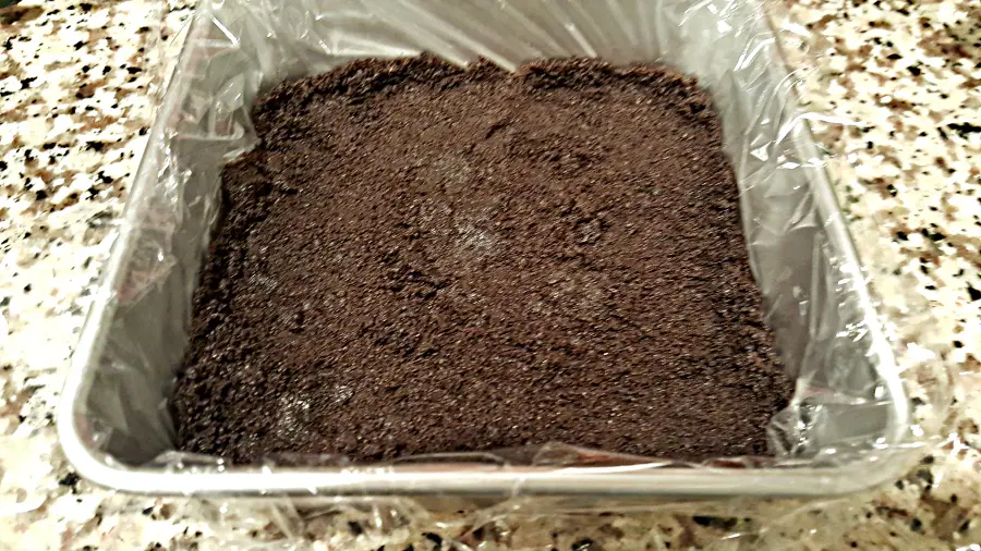 Oreo crust pressed into 6" cake pan