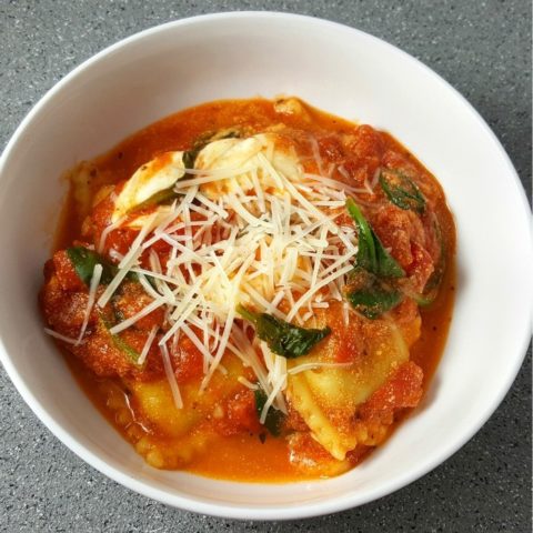 One Pan Cheesy Spinach Ravioli Recipe - serves 2