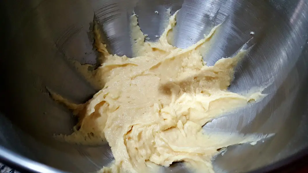 cake batter mixed together in bowl.