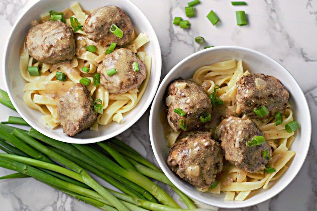 Easy Swedish Meatballs with Egg Noodles (35 minutes) • Zona Cooks