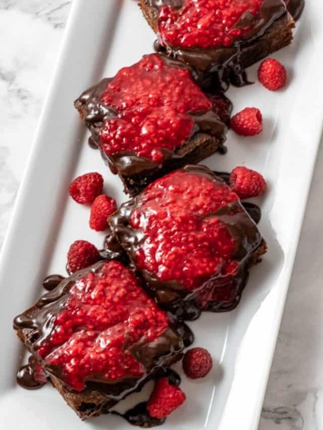 Easy Brownies with Raspberry Sauce