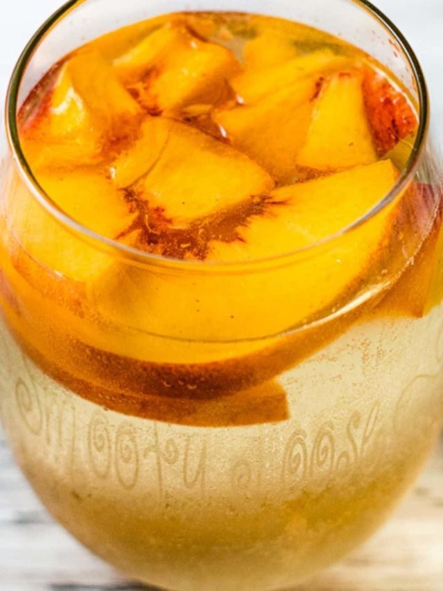 3 Ingredients, 4 steps, and 5 minutes of prep! Peach Sangria