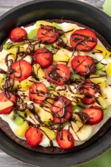 Fruity Brownie Pizza in a pie pan.