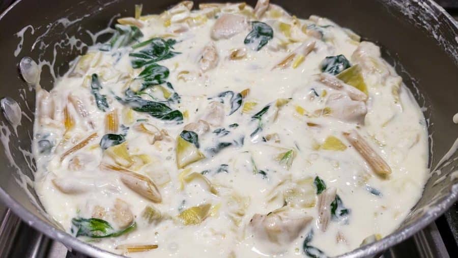 One Pan Spinach Artichoke Chicken Pasta (30 min) • Zona Cooks
