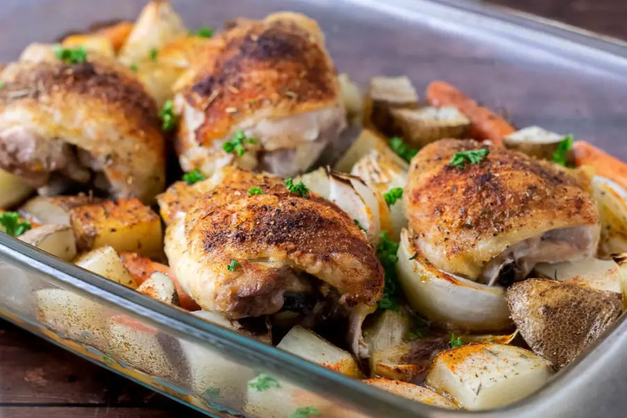 https://zonacooks.com/wp-content/uploads/2020/02/One-Pan-Roasted-Chicken-and-Veggies-Dinner-for-Two-9-900x600.jpg.webp