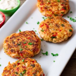 easy salmon cakes on a platter