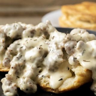 Sausage Gravy for 2 over biscuits from scratch