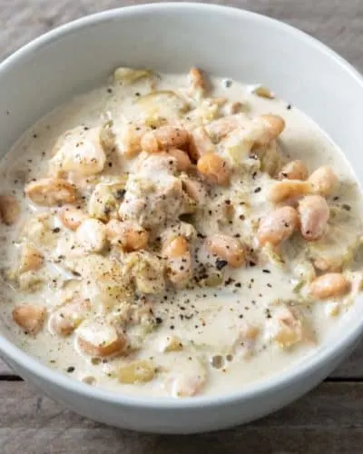 Crockpot Creamy White Chicken Chili