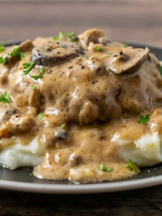 Salisbury Steak and Mushroom Gravy • Zona Cooks