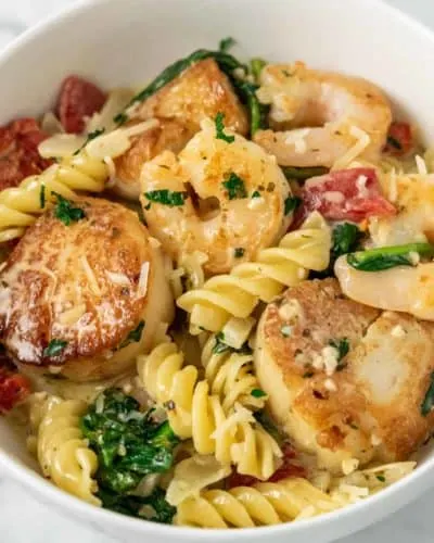 Shrimp and Scallop Pasta