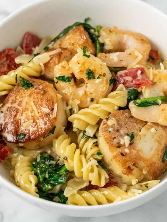 Scallop and Shrimp Pasta • Zona Cooks