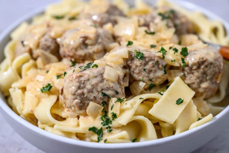 Easy Swedish Meatballs With Egg Noodles 35 Minutes • Zona Cooks