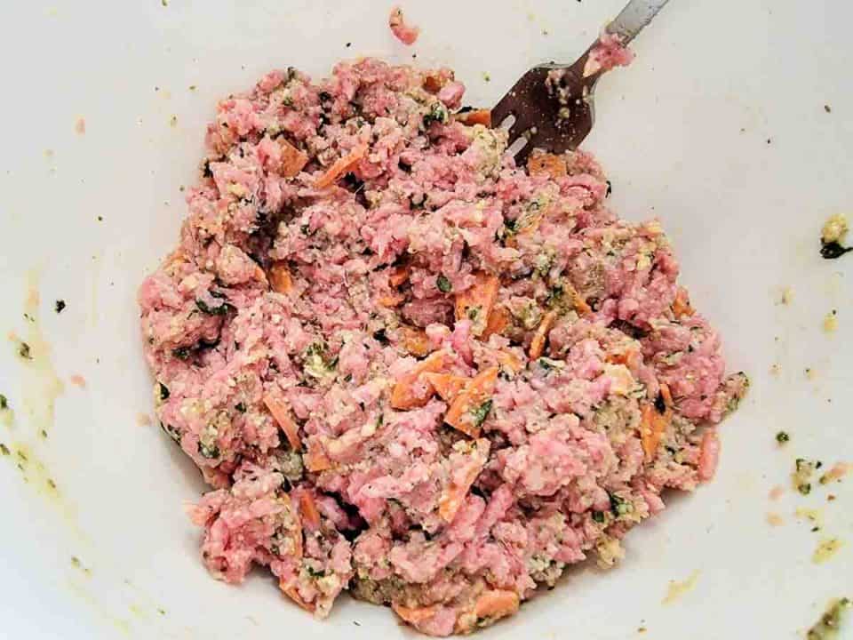 Pepperoni Pizza Meatloaf (Mozzarella Stuffed) • Zona Cooks