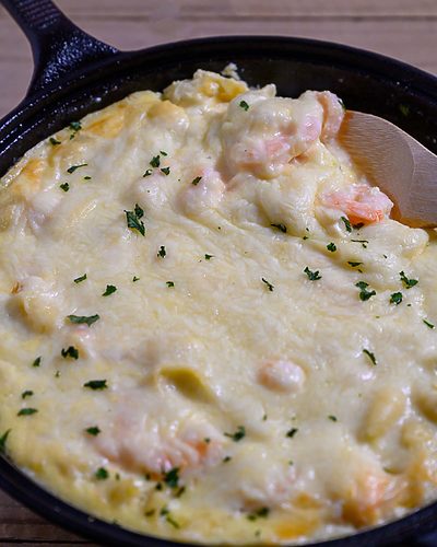 Garlicky Shrimp Alfredo Bake