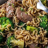 Beef and Broccoli with Ramen Noodles